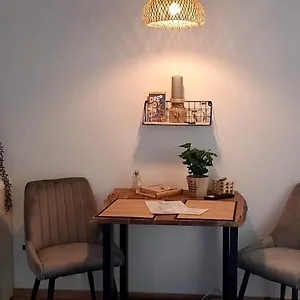 https://das-kleine-liesl-in-der-neustadt-mit-parkplatz.dresdenhotels.net